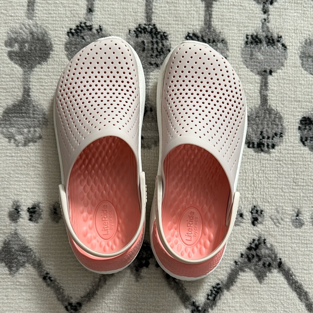 Crocs LiteRide Clog Women’s Size 9 Pink/Peach